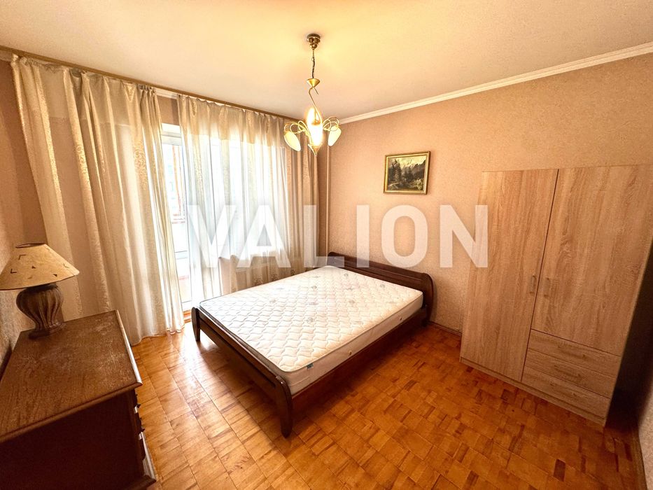Продам 3-кімнатну квартиру з ремонтом вул.Хорольська 1,  Дарницький вокзал Дарницька(Ленінградська) пл