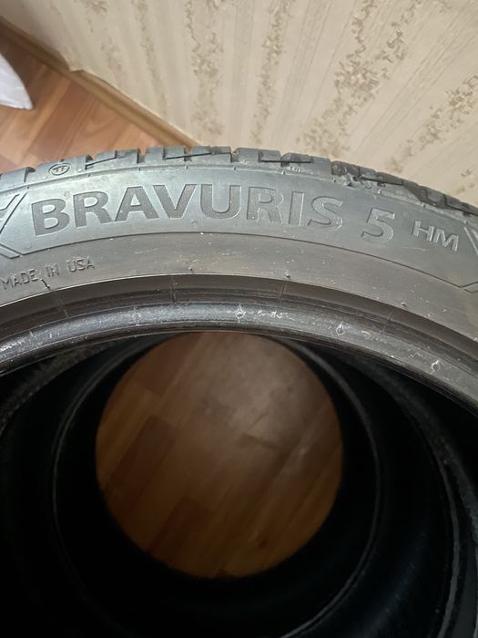 Шини Bravuris5 245/40 R18 (америка)