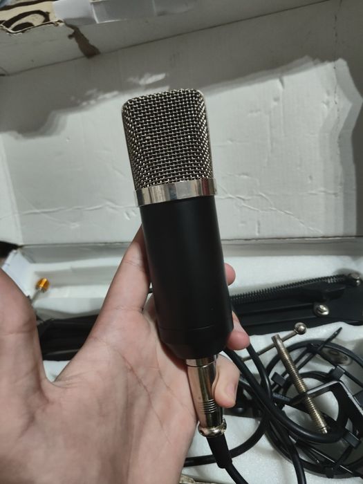 Mikrofon do studia i do nagrywania piosenek