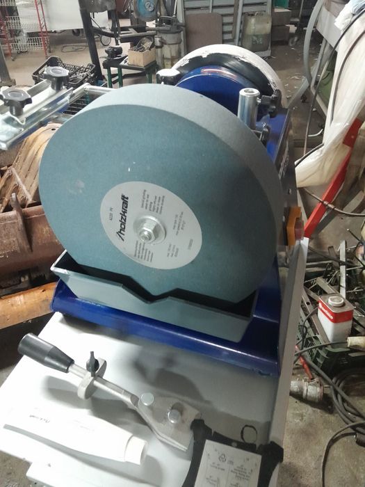 Máquina de afiar lâminas e ferramentas