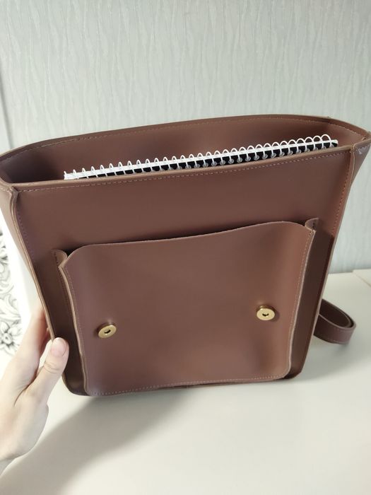 Сумка-рюкзак неймовірного кольору