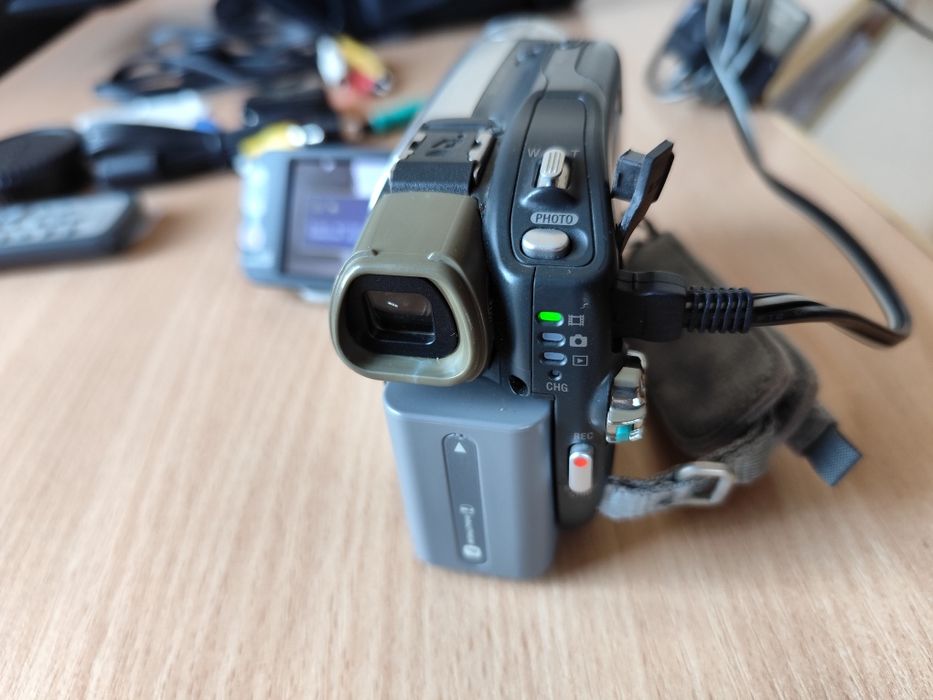 Sony DCR-DVD92E / Zoom 800x / Carl Zeiss оптика