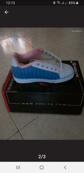 Tênis com aplicação de roda no calcanhar