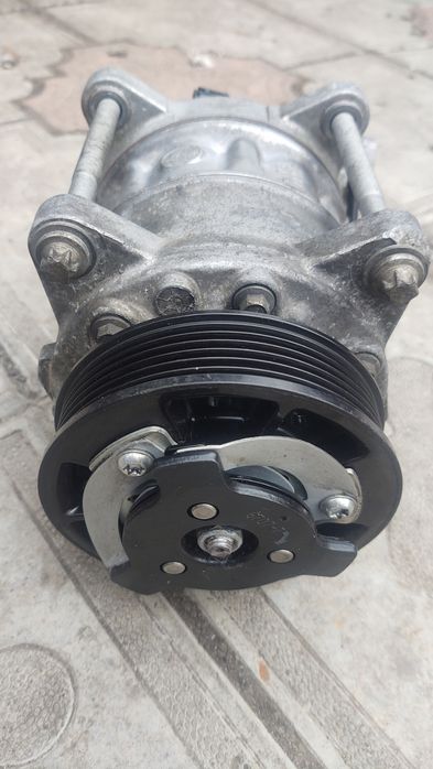 компрессор  кондиционера  B58 s58 BMW 7 G11 G12 16-17 B58 64526