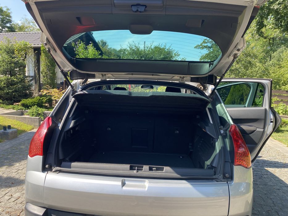 Peugiot 3008 автомобіль