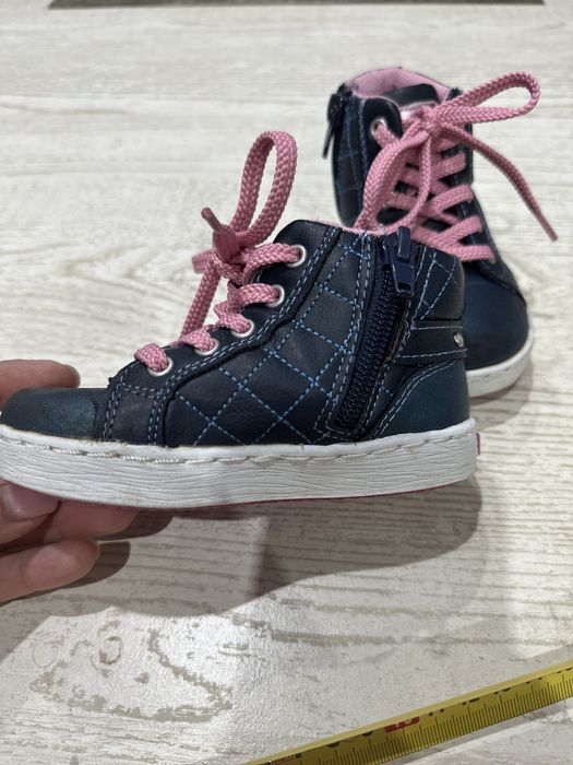 Butki dla dziewczynki r. 23 jak nowe