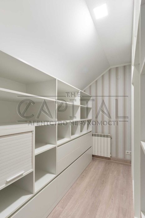Сучасний будинок 190 м² на 7 сотках у Бортничах.