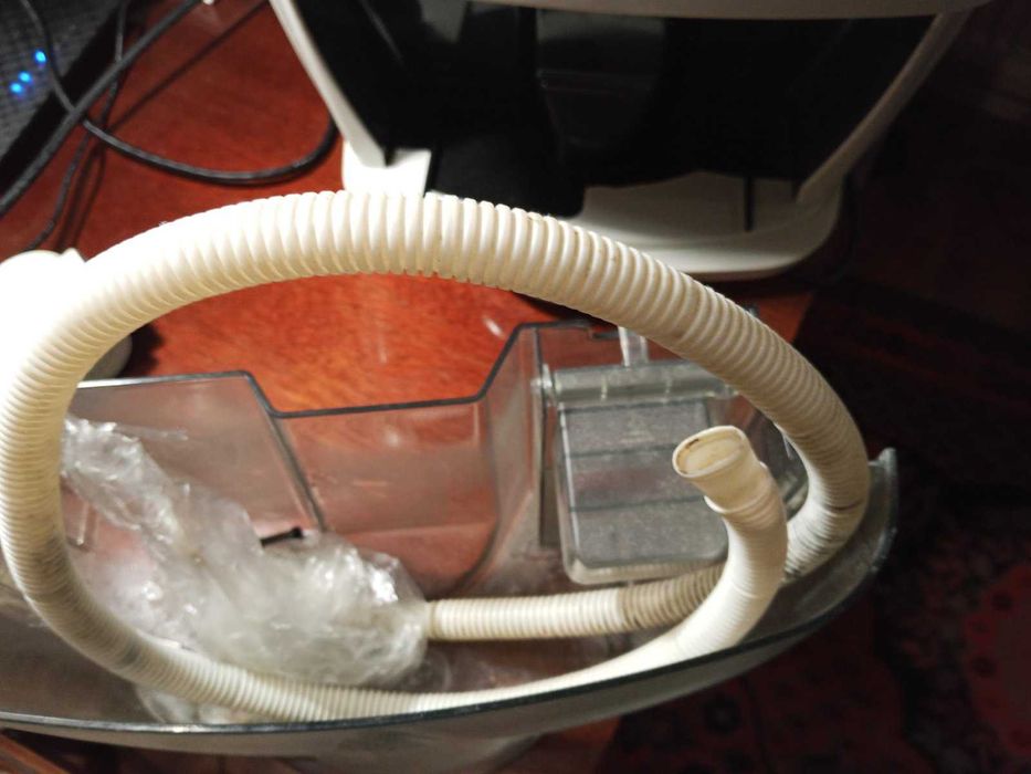 Осушувач повітря DeLonghi DEM 10