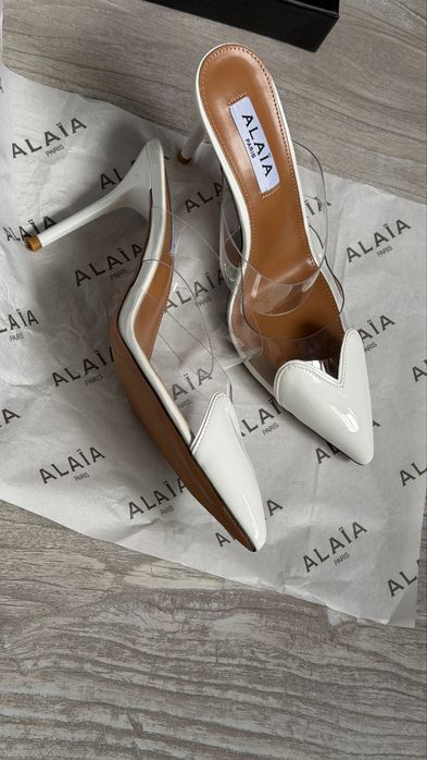 Туфлі Alaia в наявності 38 39 босоніжки мюлі шльопанці