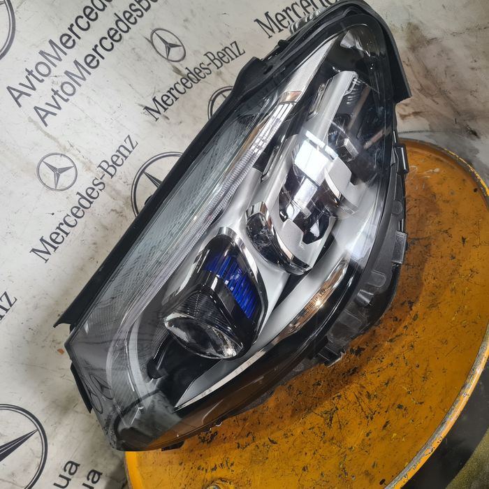 Фара Mercedes c-205. Оригінал