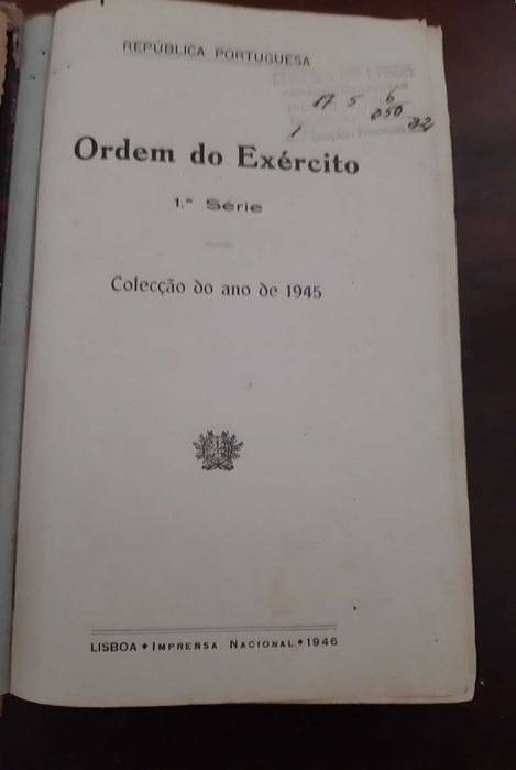 MELITARIA - Conjunto de 3 Livros Ordem do Exército