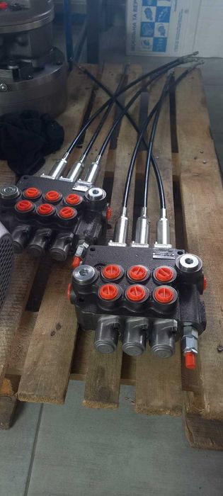 Розподільник болгарський з плаваючим на тросах та джойстиком, 1-7 секц