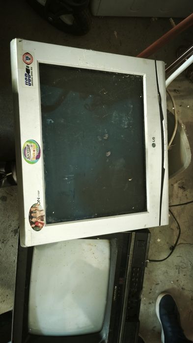 Неробоча техніка та електроніка  одним лотом (монітори, ТВ, інструмент