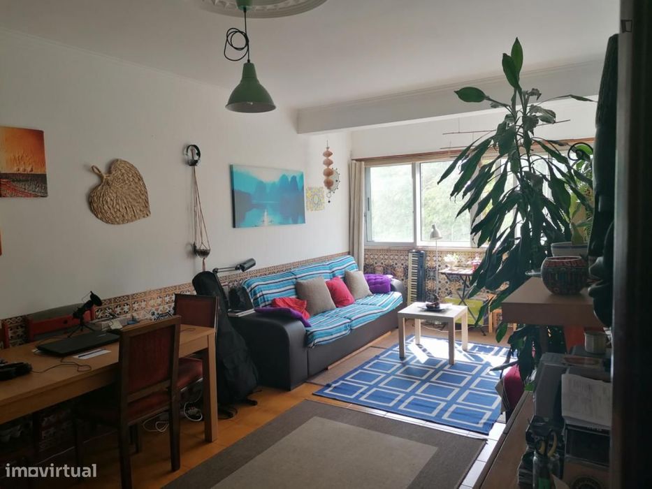 Quarto - localizado em Benfica Lisbon