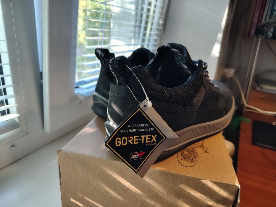 Нові оригінальні чоловічі кросівки ECCO GORE-TEX, 41 розмір