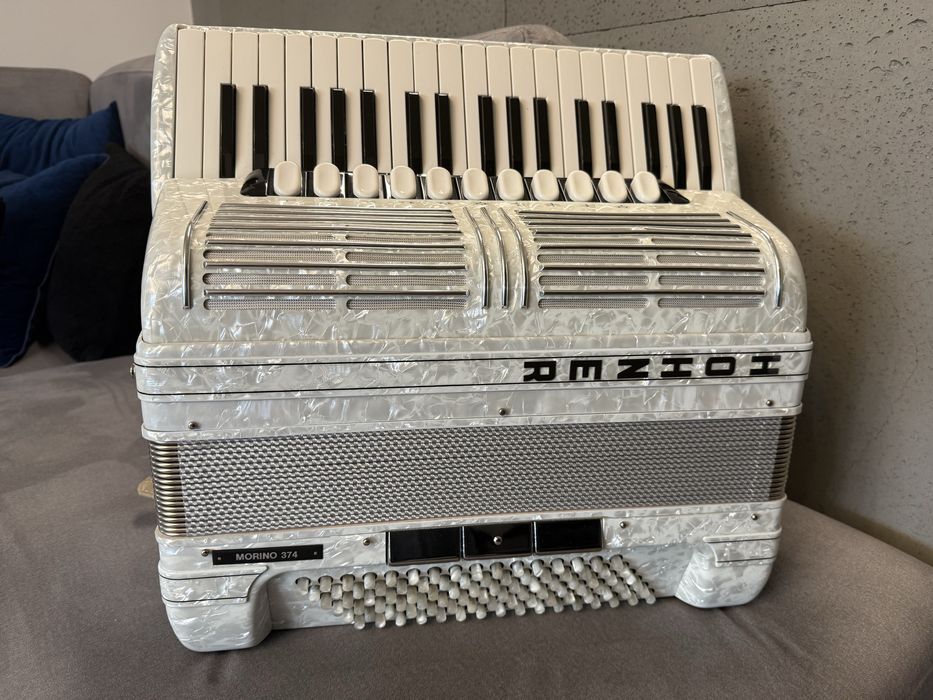 Akordeon kanałowy Hohner Morino 374 96bas