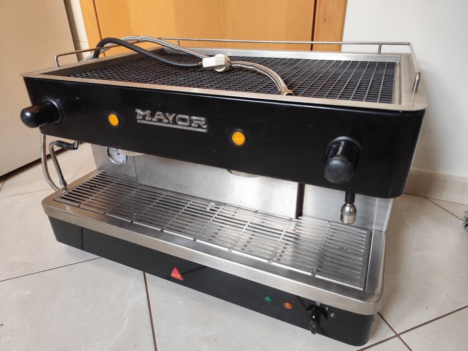 Máquina de Café Delta Mayor 2GR + Moinho Café  Rossi RR45