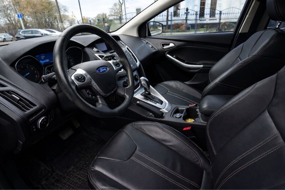 Ford Focus SE  2014 модельний рік