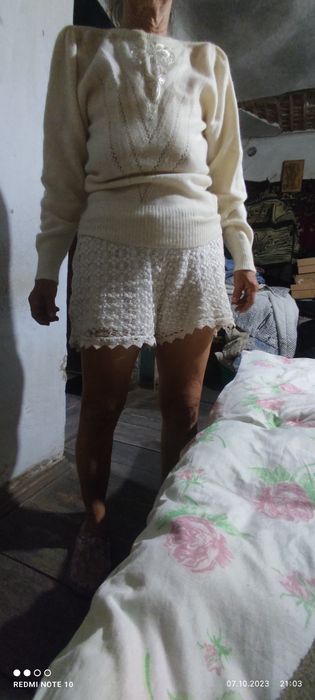 Свитер ангора 250 в отличном состоянии можно сказать новый