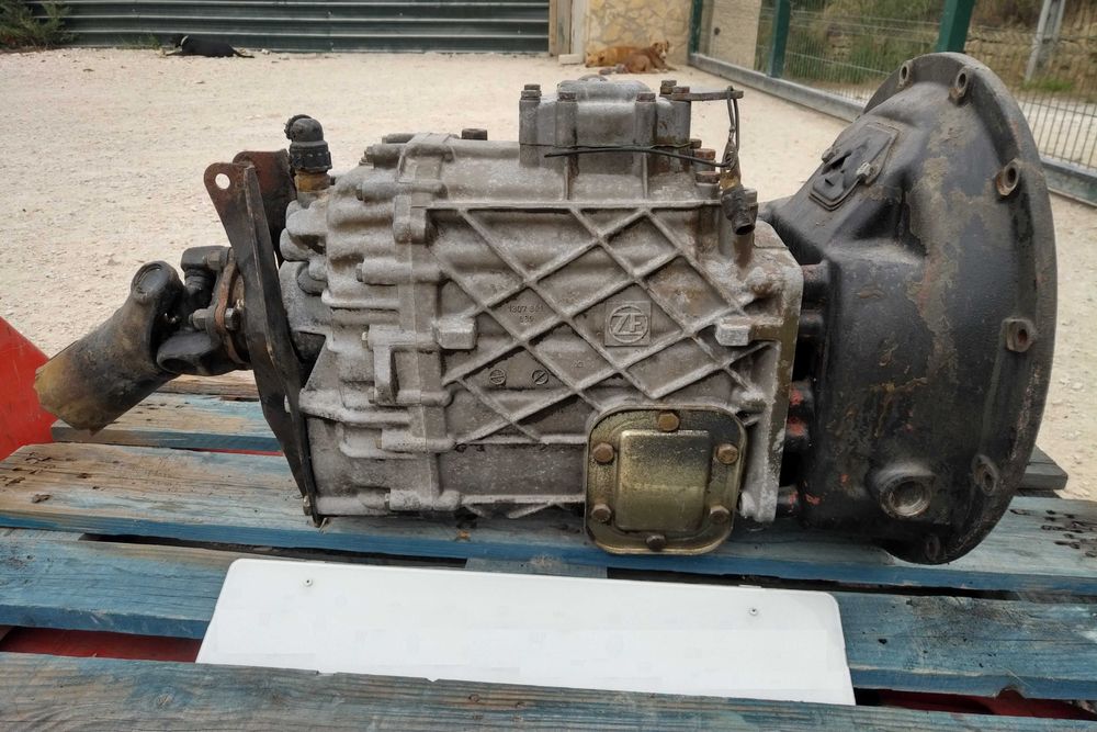 Caixa ZF Ecolite S5-42 manual de 5 velocidades para Nissan Atleon.