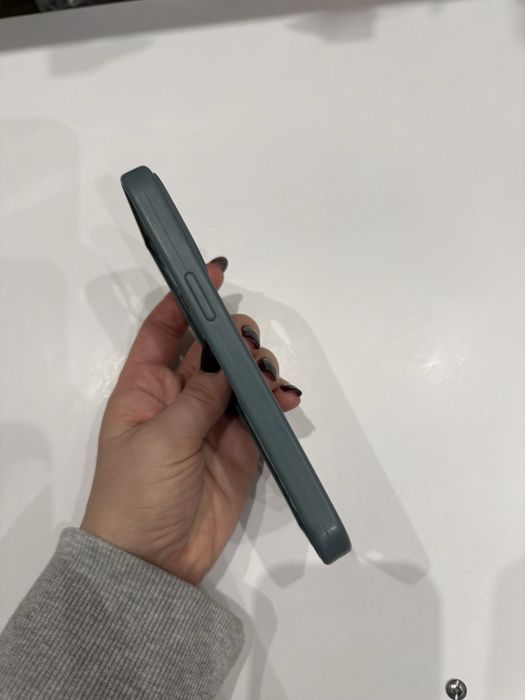 Чохол б/у iPhone 13 pro