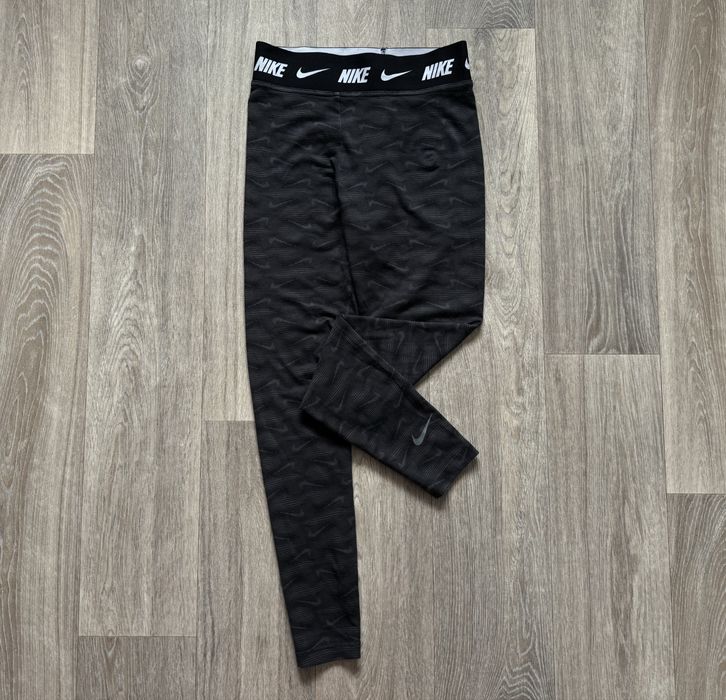 Женские лосины Nike Swoosh