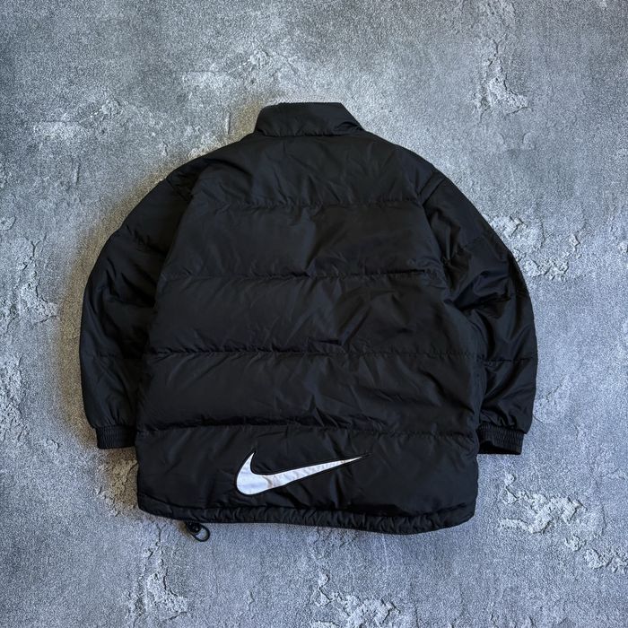 Вінтажний жіночий пуховик nike BIG logo чорного кольору, найк біг свуш