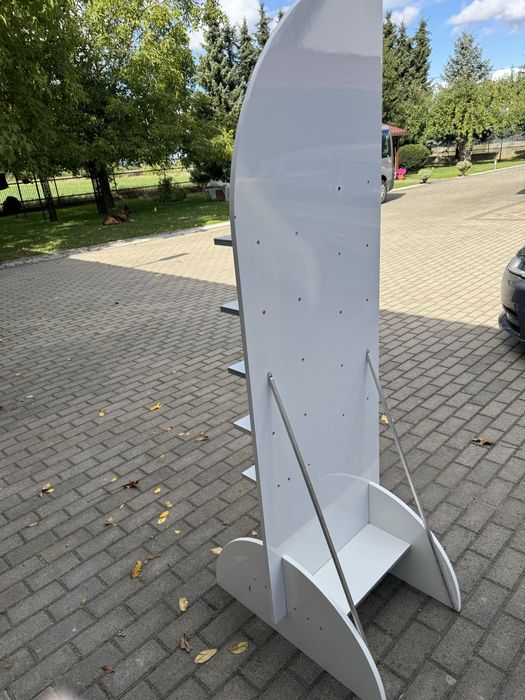 Regał z półkami handmade