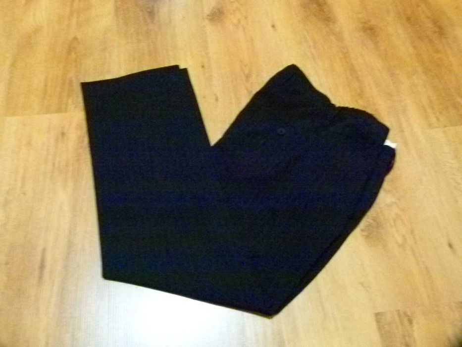 roz 146 spodnie z garnituru czarne w paski galowe eleganckie chłopięce