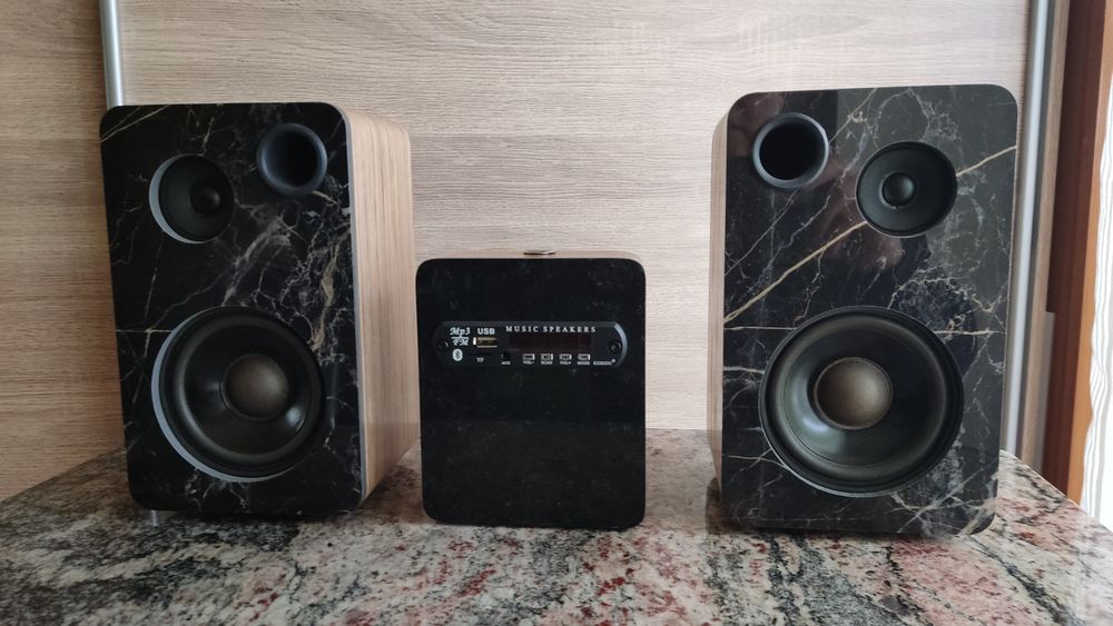 Aparelhagem Bluetooth com colunas