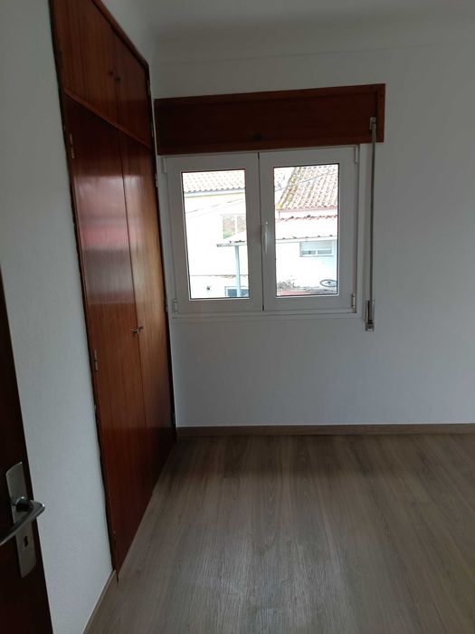 Arrenda-se apartamento