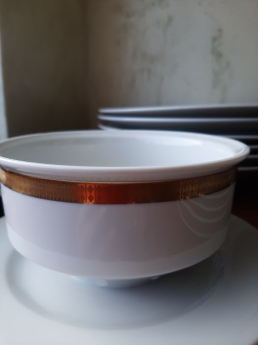 Porcelanowy zestaw obiadowy Kahla  – lata 70/80– złote zdobienia