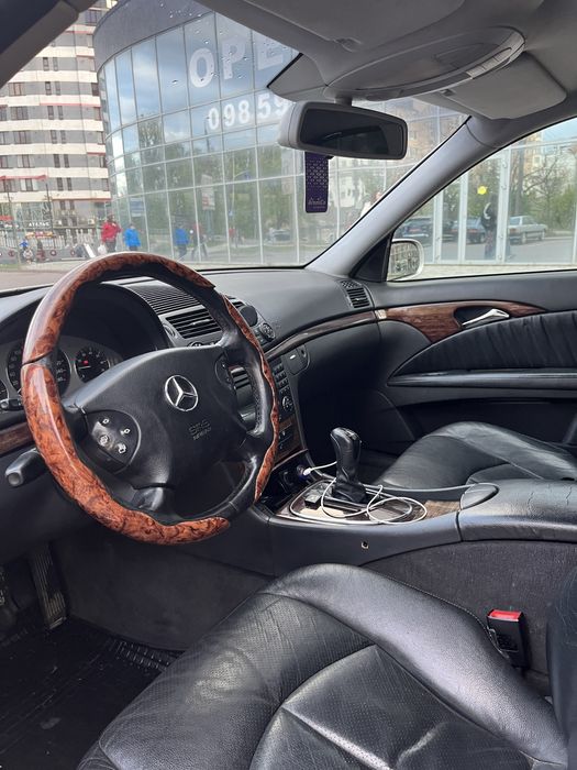 Mercedes benz e211