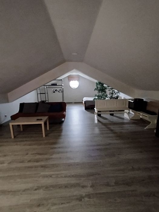 Alugo quarto a estudantes