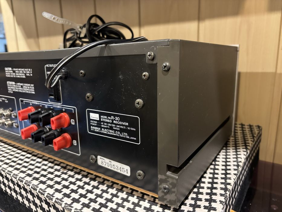 Amplituner Sansui  R-30