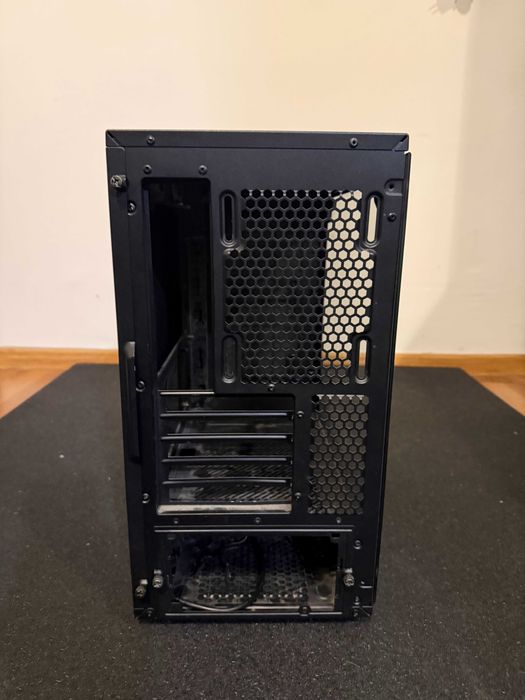 Fractal Design Define Mini C