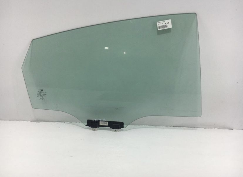 Стекло двери заднее левое HONDA CIVIC 2015-2021