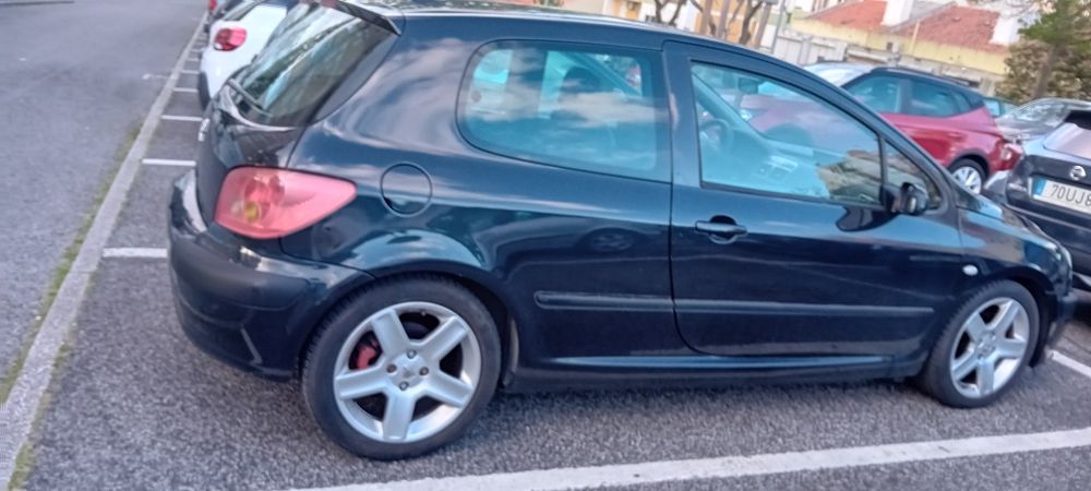 Peugeot 307 2.0 em bom estado geral