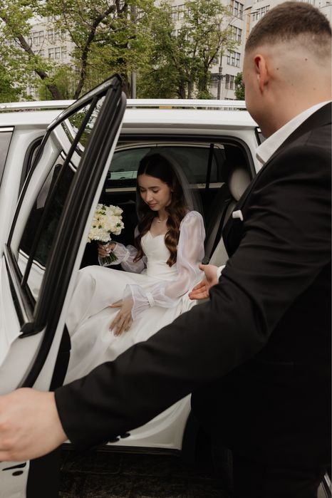 Весільна корсетна сукня