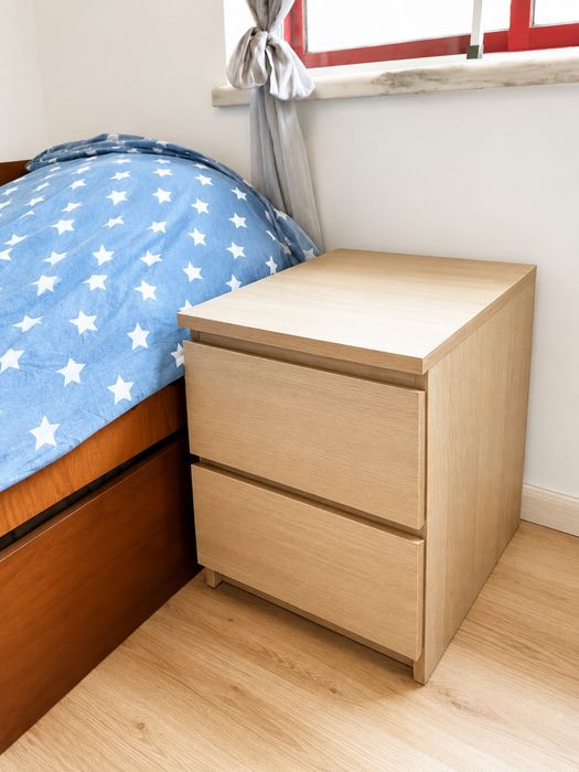 Mesa de Cabeceira IKEA / Móvel de Apoio com 2 Gavetas em Madeira Clara