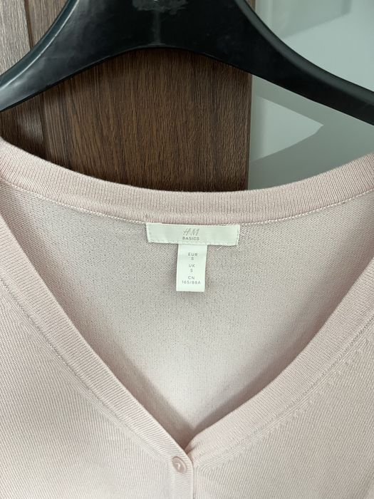 Sweter rozpinany pudrowy róż