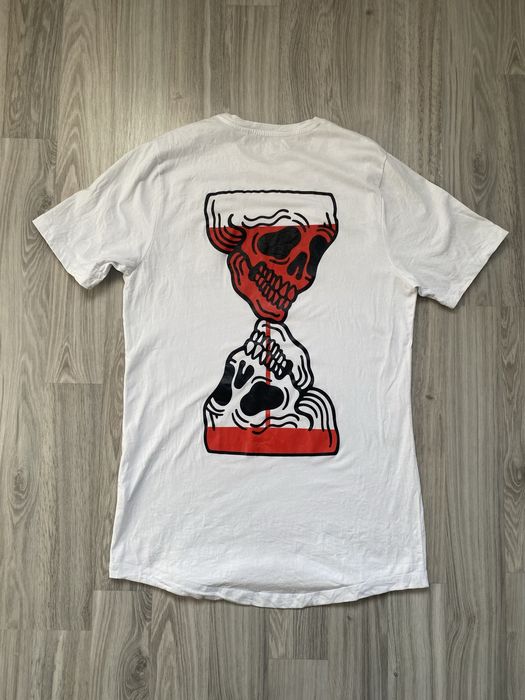 Biały T-shirt z czaszką, rozmiar L