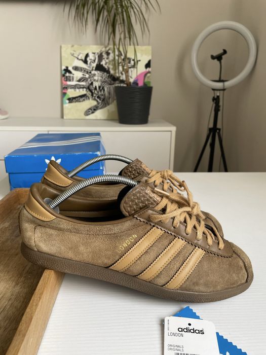 Adidas London vintage