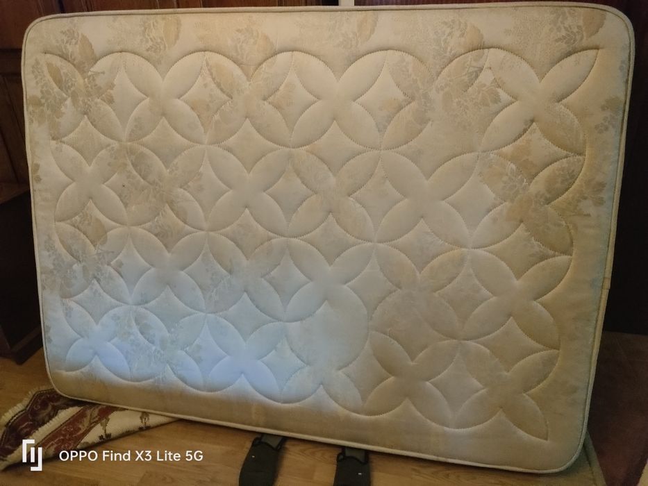 Cama com Colchão