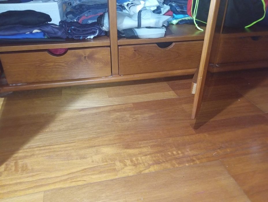 . Roupeiro madeira maciça 3 portas com novo