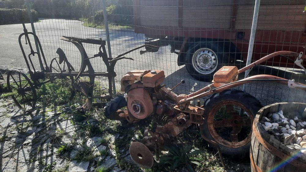 Maquinas e antiguidades para decoração