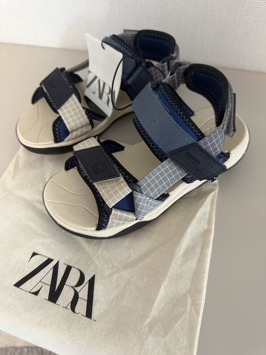 Босонідки фірми Zara,розмір 30 нові
