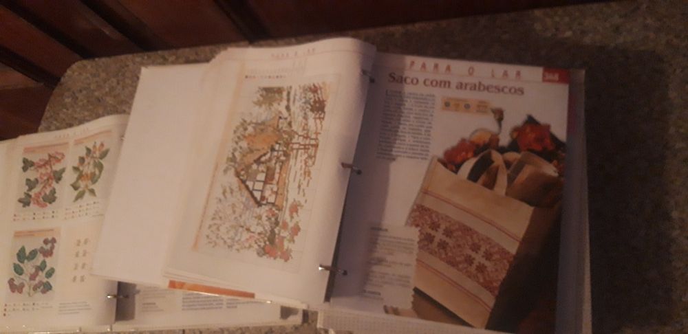 Conjunto de 4 Dossiers Fascículos Ponto de Cruz