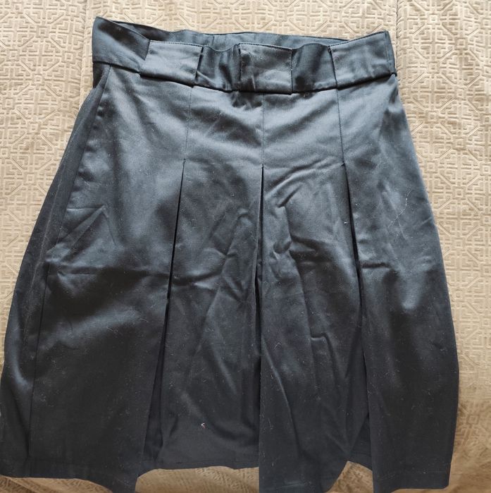 Saia preta VDR nova com etiqueta.
