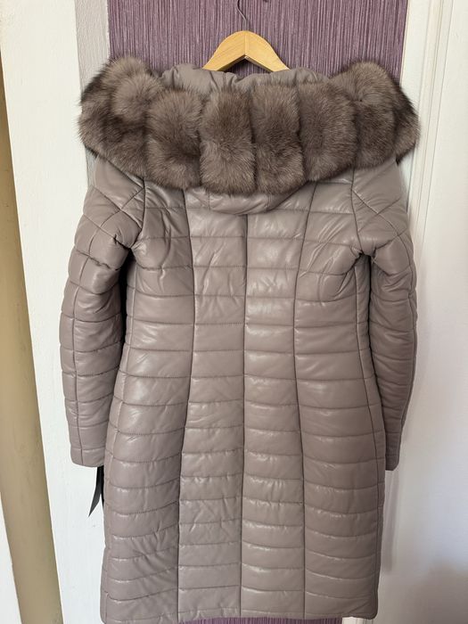 Жіноча зимова шкіряна куртка